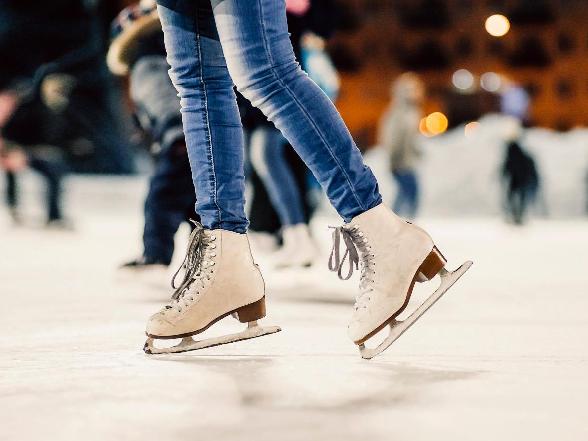 TAJ GIBSON FOUNDATION HOSTS 2ND ANNUAL “FORT GREENE ON ICE” WITH THE HELP OF ENVIRONMENTAL SURFACE SOLUTIONS BRINGING THE GOLD STANDARD OF CLEAN TO MAKE IT COVID-19 SAFE